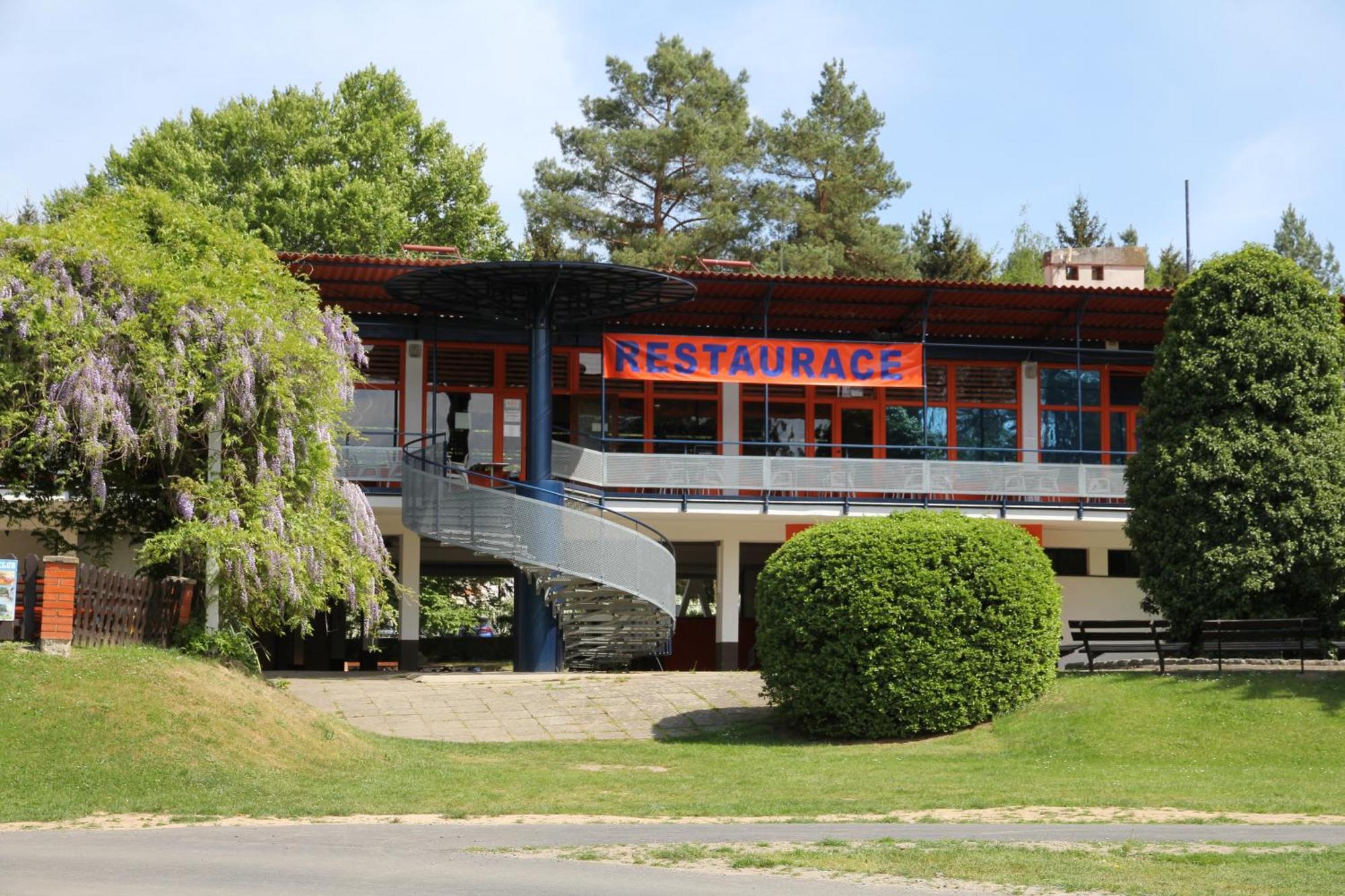 Juniorcamp Nova Zivohost Hotel Krecovice ภายนอก รูปภาพ