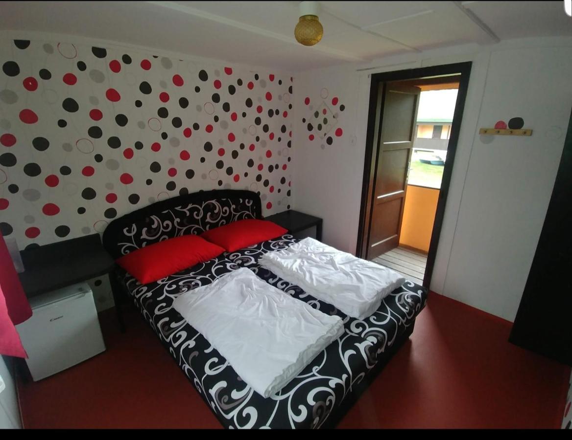Juniorcamp Nova Zivohost Hotel Krecovice ภายนอก รูปภาพ